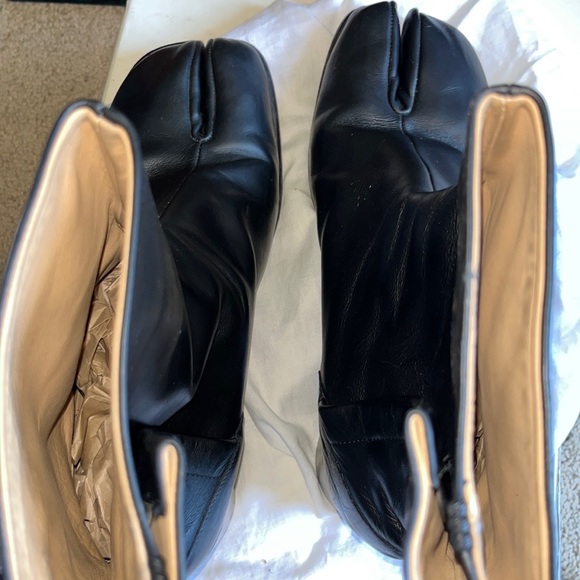 Maison Margiela BLACK CALFSKIN TABI main image 4